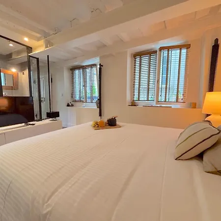 Charlot L Apartment Paris