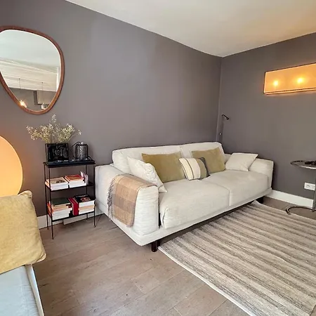 Charlot L Apartment