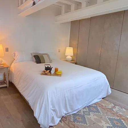Charlot L Apartment