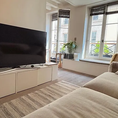 Charlot L Apartment *